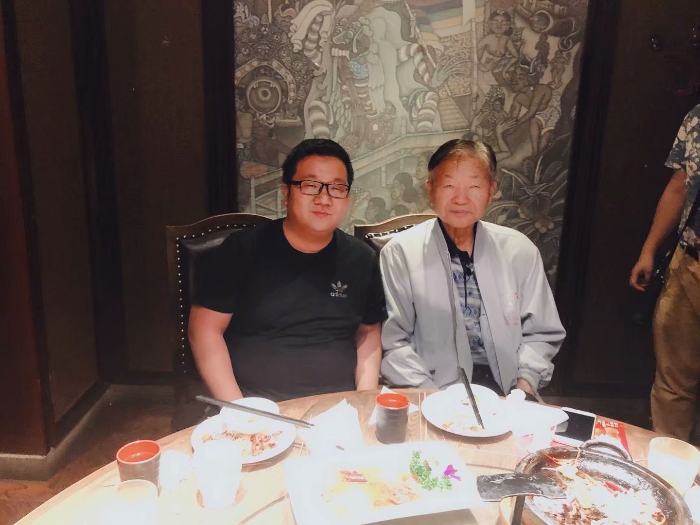 国文社社长伍宇鹏拜会安徽省政府原办公厅主任、原蚌埠市市长、原淮北市市长诸宗智